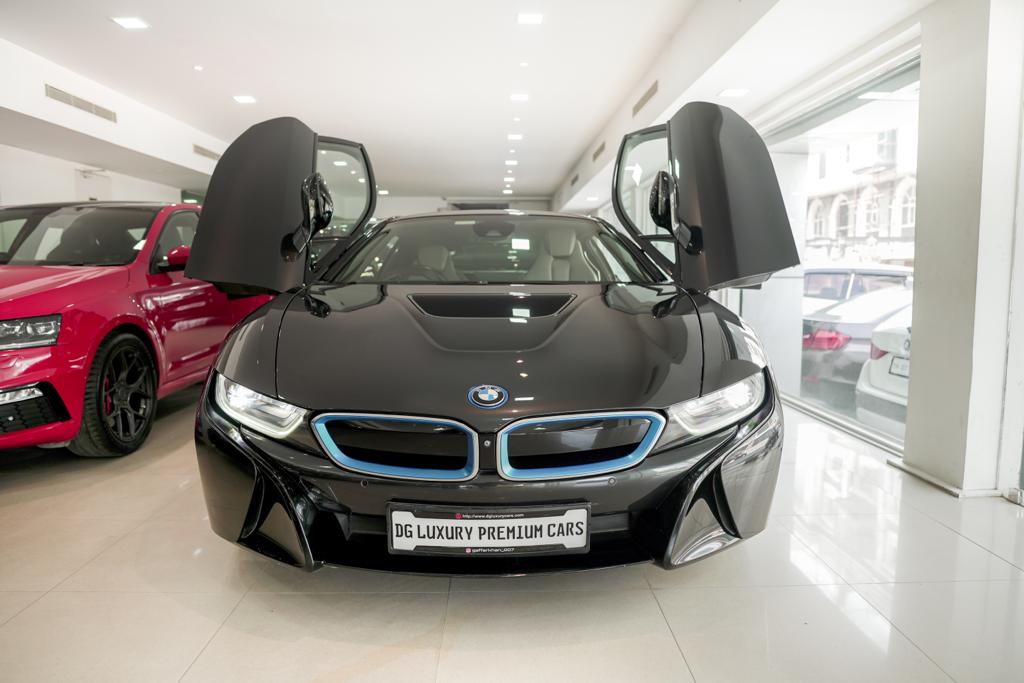 BMW I8 E